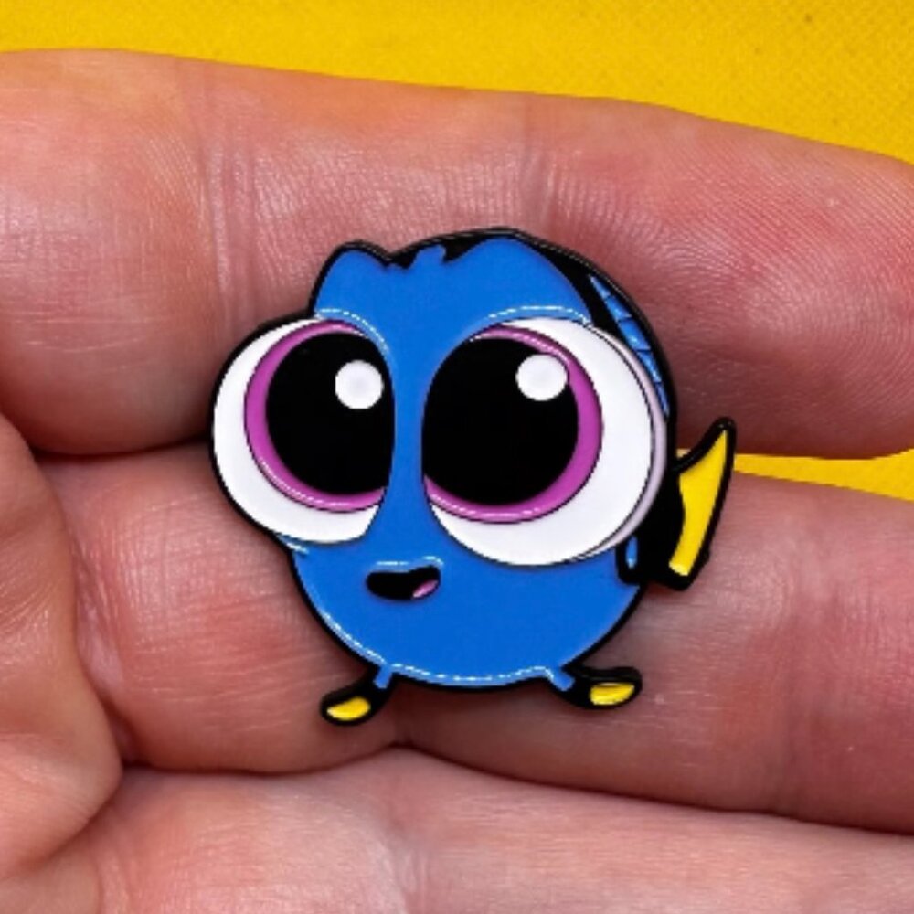 DISNEY Finding Nemo “Cute Little Dory” Trading Pin (BRAND-NEW & SO CUTE!)